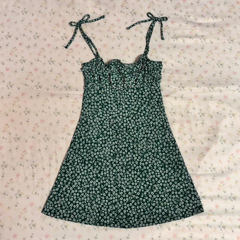 🍀Green H&M Floral Sun Dress